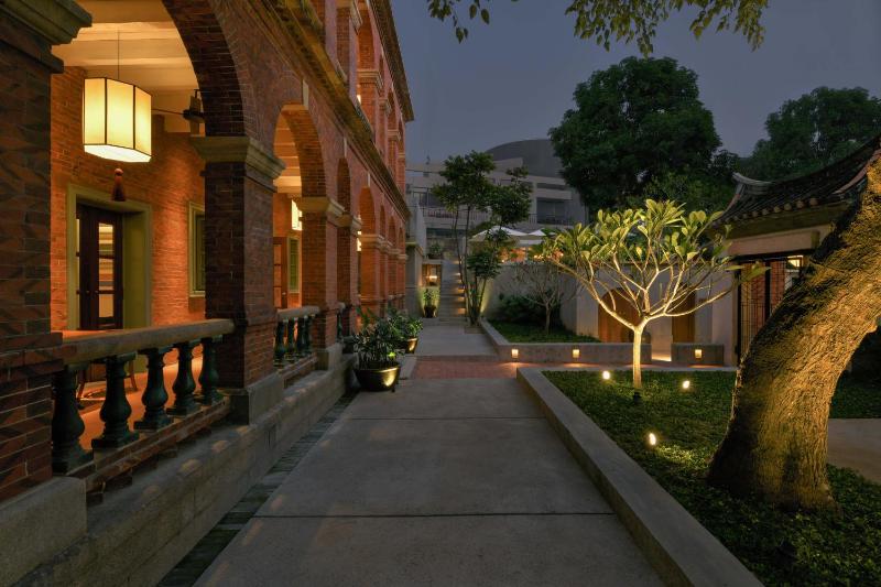 Lee Manor Hotel - image 21