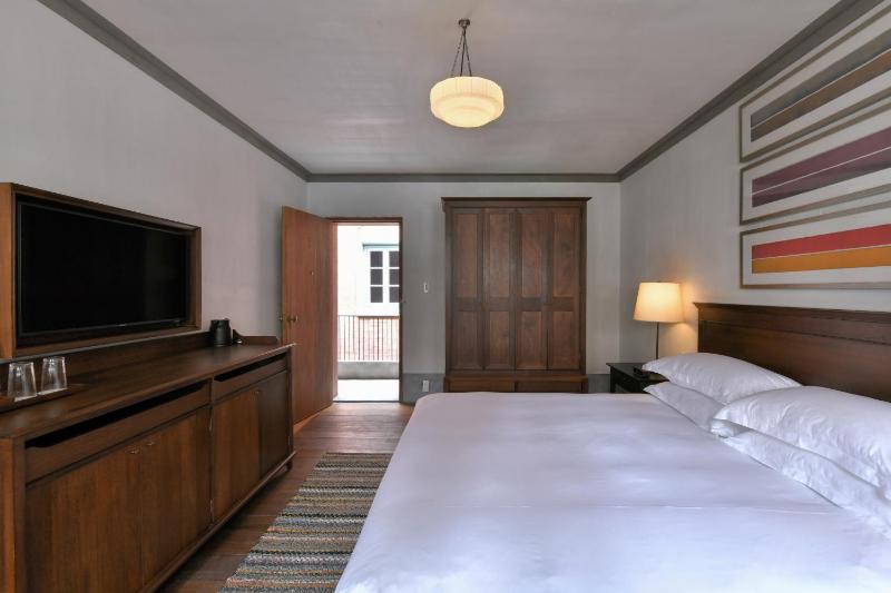 Lee Manor Hotel - image 13