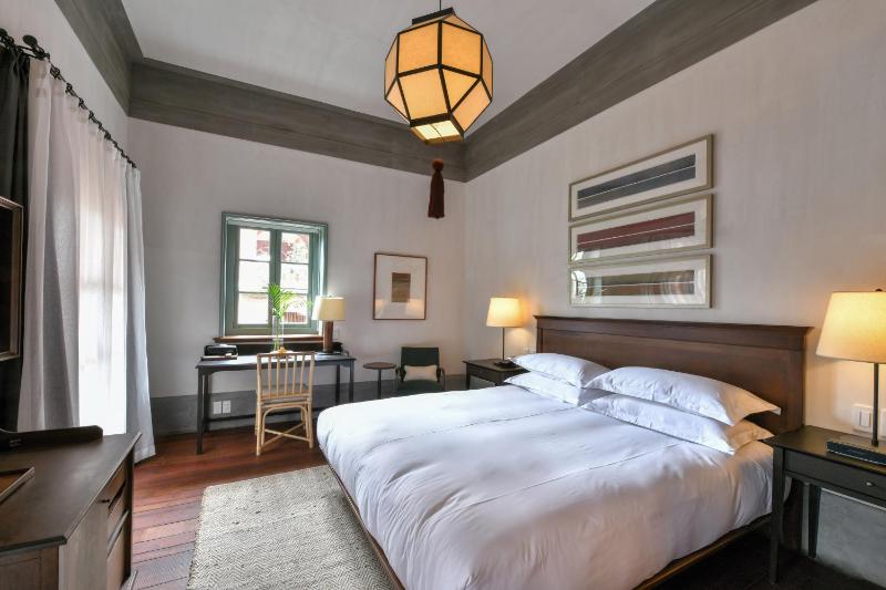 Lee Manor Hotel - image 42