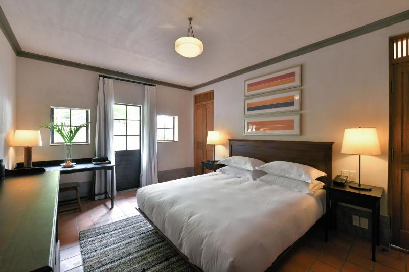 Lee Manor Hotel - image 14