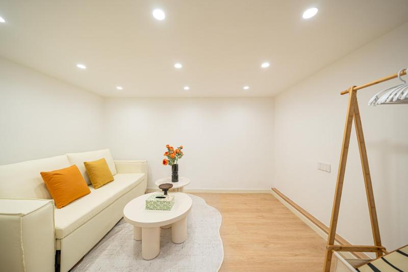 TianFeng - High-Ceiling Loft with Dining Area - image 12