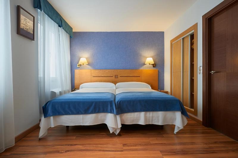 Double Room image 1