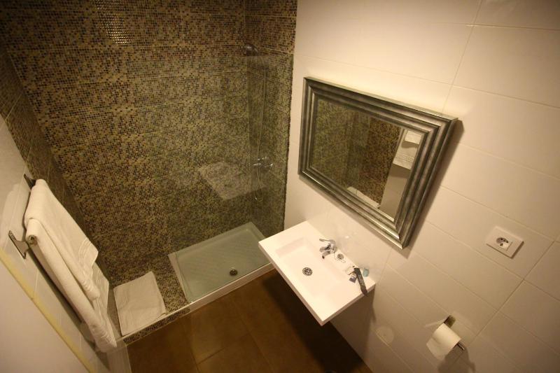 Double Room image 2