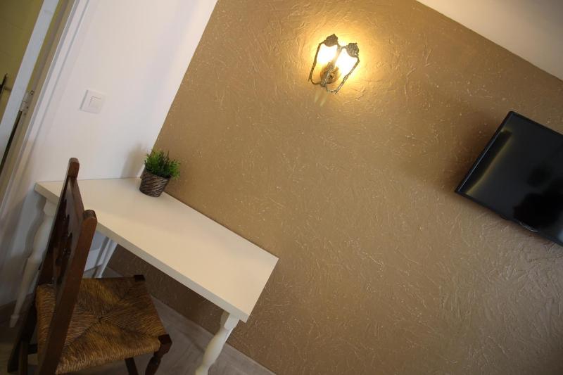 Double Room image 4