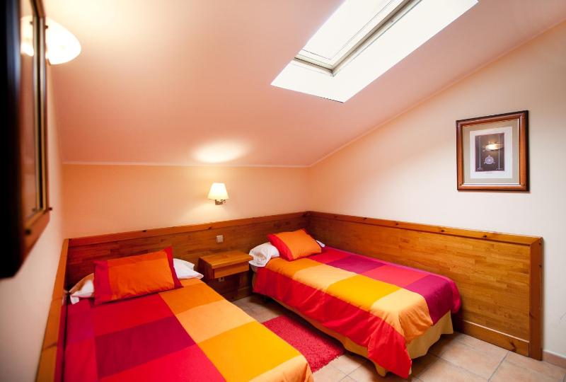 Family Room (2 Adults + 2 Children) image 3