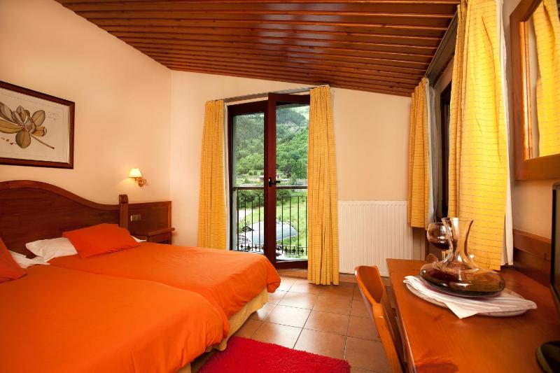 Quadruple Room image 3