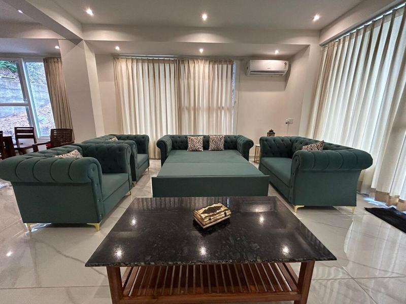 Divine Stay-3BHK AC WiFi Kitchen - image 20