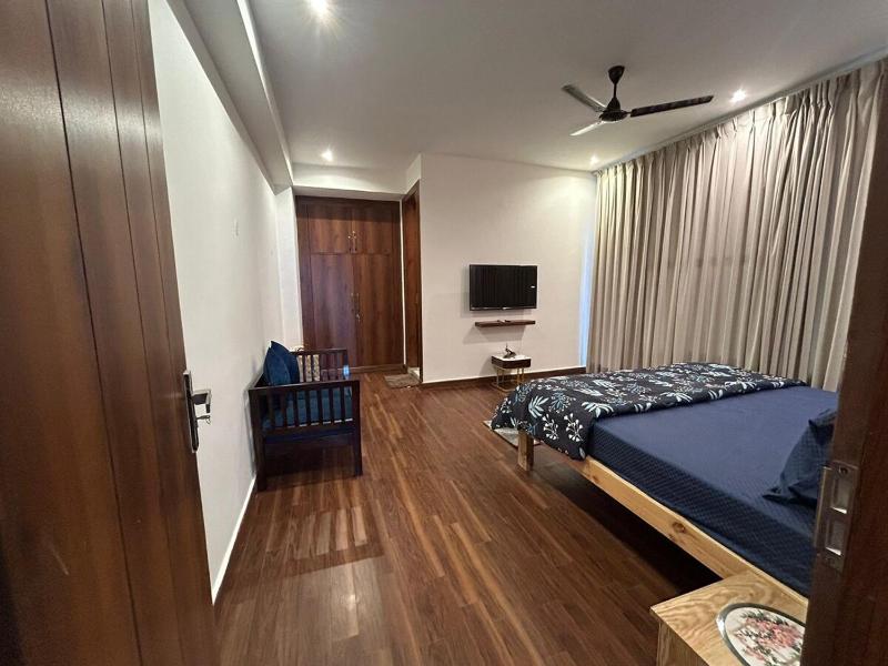 Divine Stay-3BHK AC WiFi Kitchen - image 2