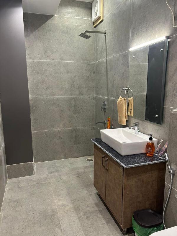Divine Stay-3BHK AC WiFi Kitchen - image 16