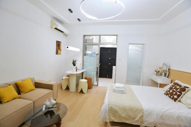 YunXi - Spacious Urban Studio - image 3