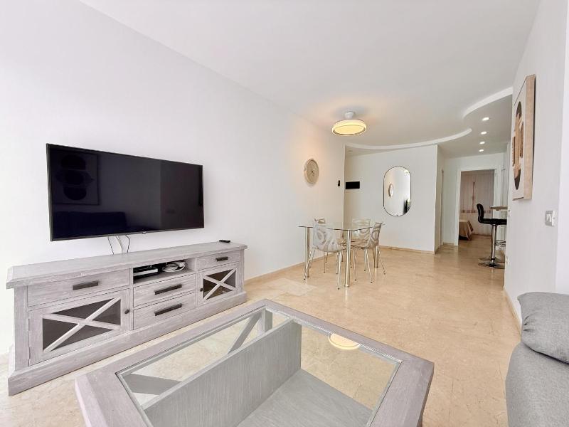 Playa Del Duque Beachside - Renovated 1Br Apartment Pd1 - image 10