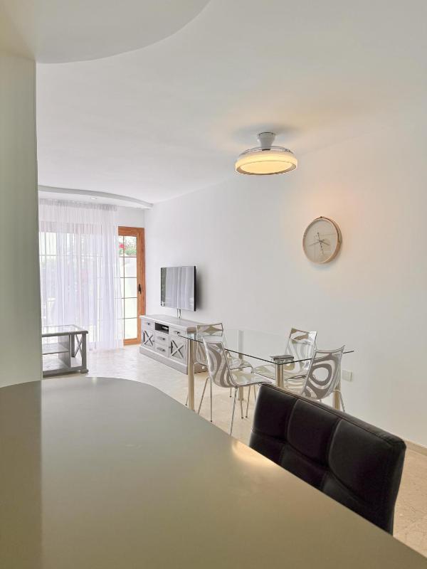 Playa Del Duque Beachside - Renovated 1Br Apartment Pd1 - image 7
