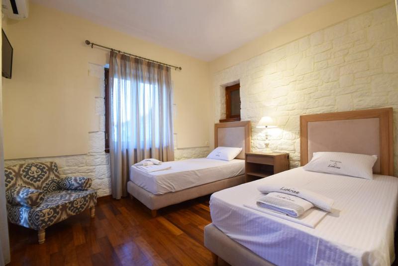 Two-Bedroom Villa image 2