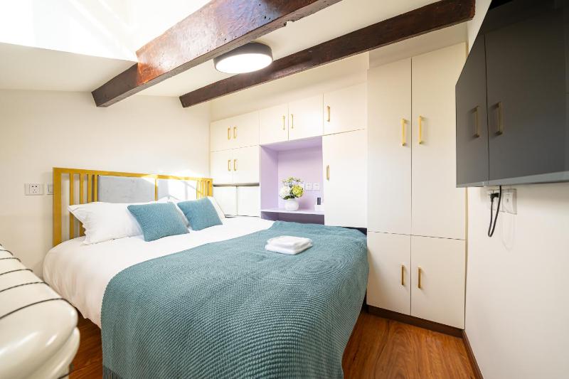 TianGuang - Chic Open-Plan Loft with Full Home Amenities - image 9