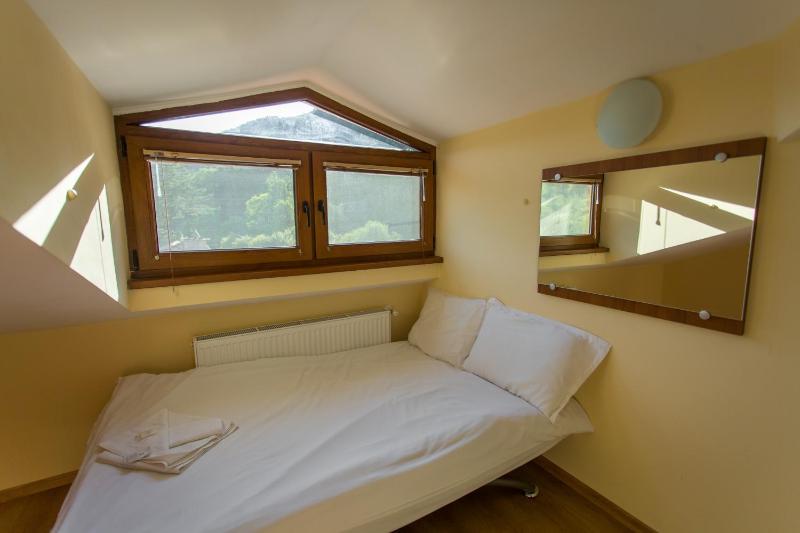 Triple Room with Mountain View image 3
