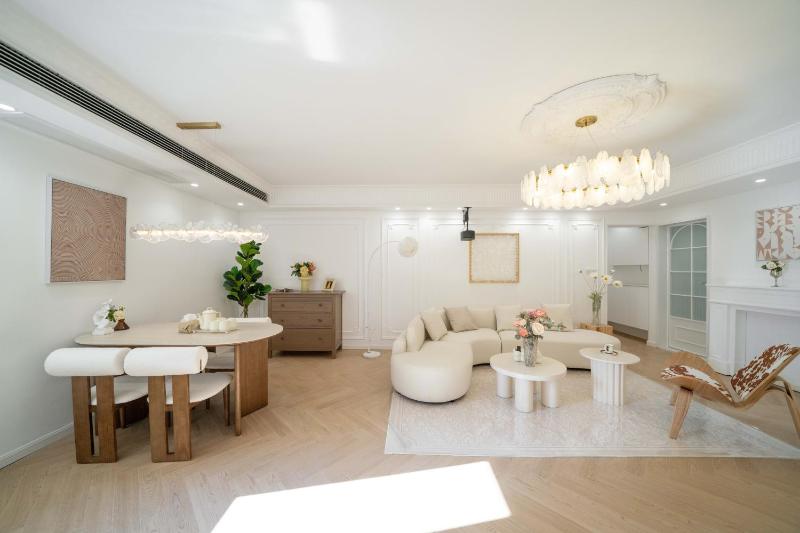 YuLou - Sunlit French-Inspired Flat with Generous Open Space - image 15