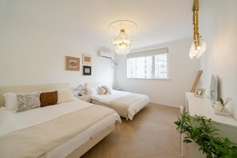 YuLou - Sunlit French-Inspired Flat with Generous Open Space - image 16