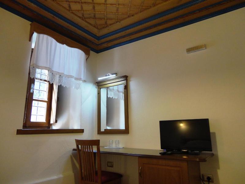 Budget Twin Room image 3