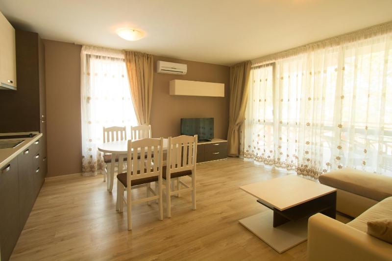 Comfort Two-Bedroom Apartment image 1