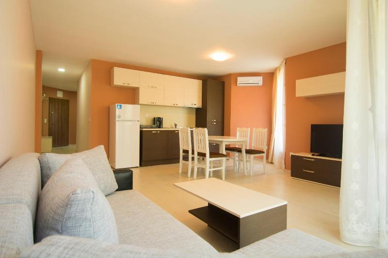 Comfort Two-Bedroom Apartment image 2