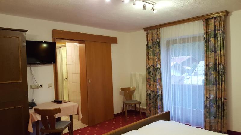 Standard Double Room North image 2