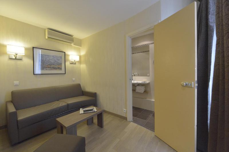 Quadruple Room image 1