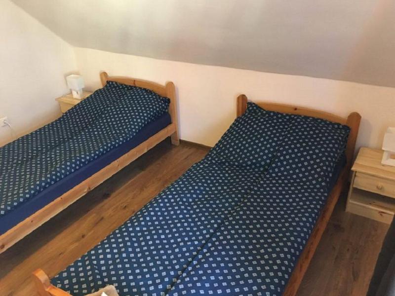 Standard Twin Room image 3