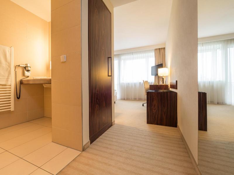 Standard Single Room Courtyard image 4