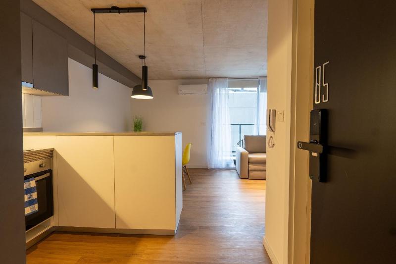 Live Smart - image 1