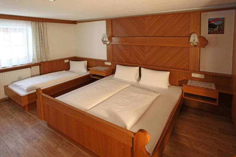 Five-Bedroom Apartment image 4