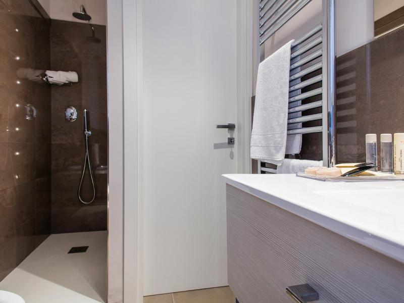 Double Room image 3