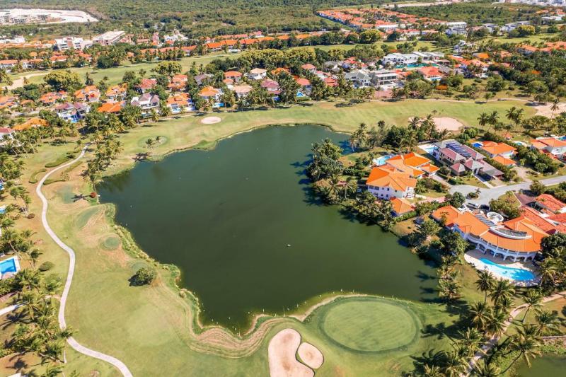 Elegant 2BD Golf Course Views - image 44
