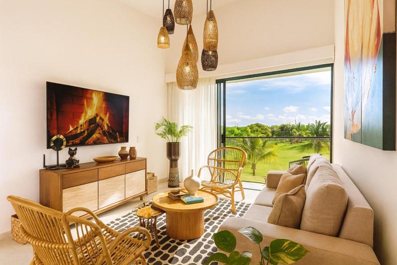Elegant 2BD Golf Course Views - image 22