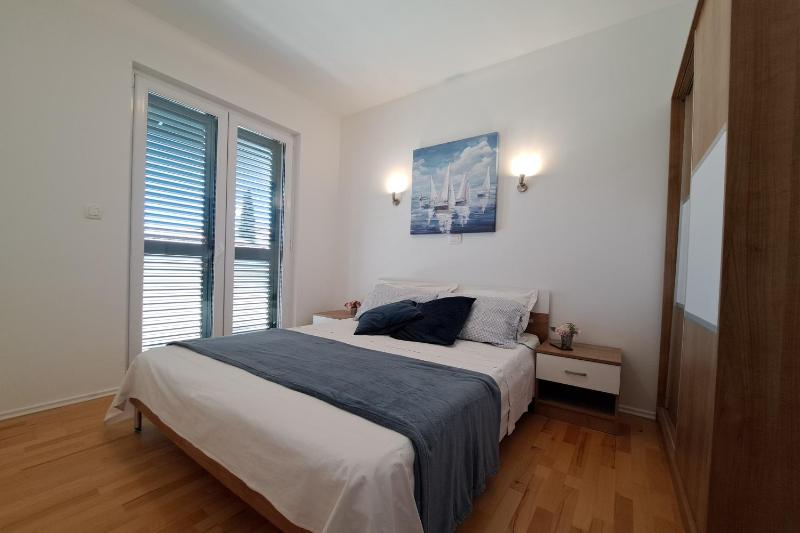 Apartments with parking space Supetar Brac - 16130 - image 8