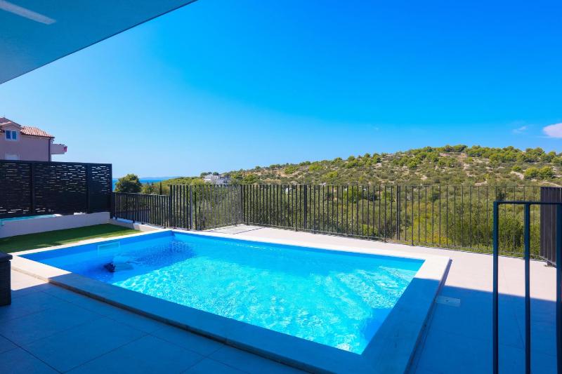 Family-friendly apartments with swimming pool Murter - 22942 - image 9