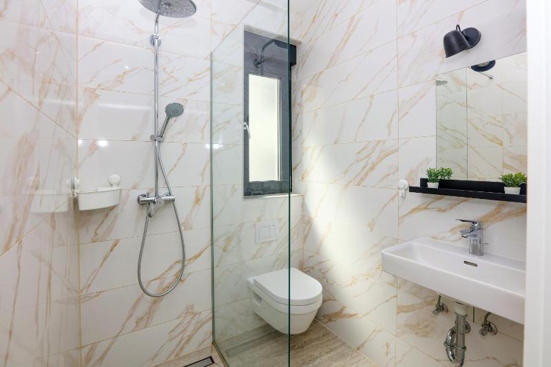 Family-friendly apartments with swimming pool Murter - 22942 - image 7