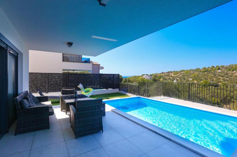 Family-friendly apartments with swimming pool Murter - 22942 - image 10