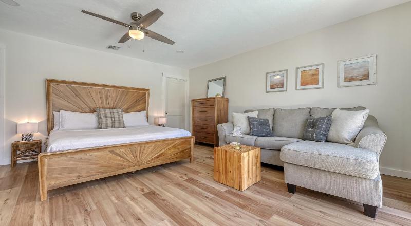 A Shell House Getaway - image 6