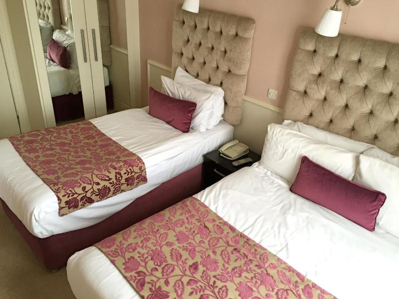 Classic Triple Room image 1