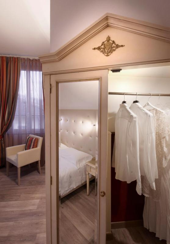 Superior Double or Twin Room image 4
