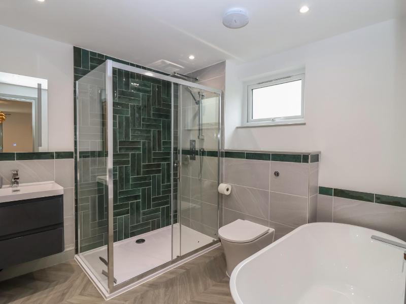 Seacroft - image 34