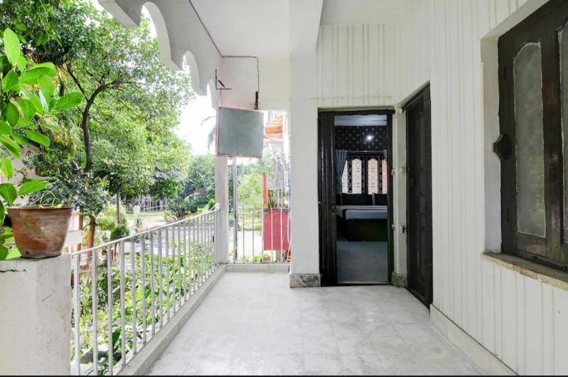 Smriti Stay GD Park - image 8