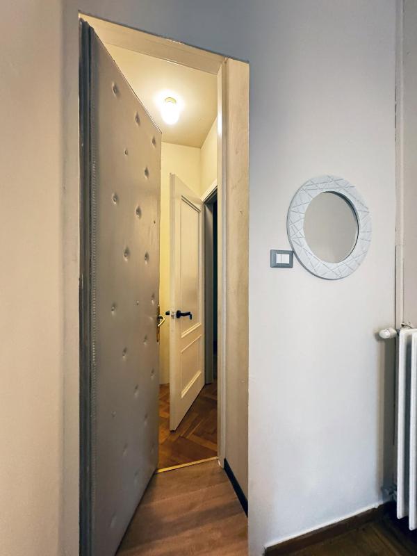 Bed and Chic art rooms - image 6