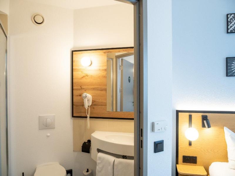 B&B HOTEL Wrocław Centrum - image 14