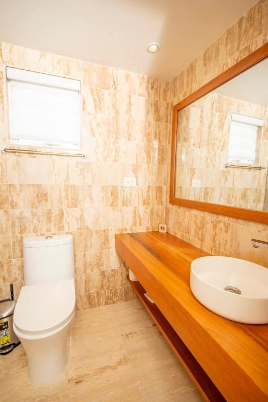 Modern 2BR Caribbean Apt -Pool & Beach Access - image 4