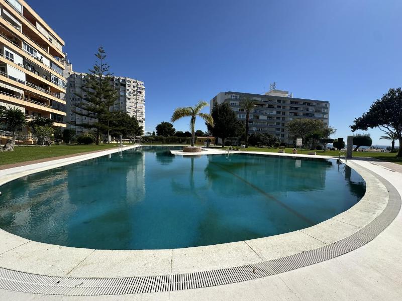 Colina Beach con vistas al mar - image 36