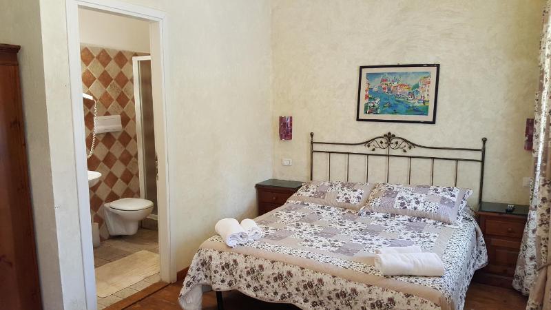 Single Room image 2