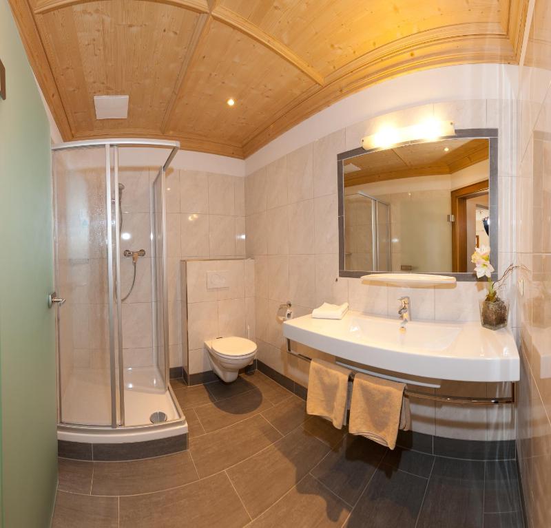 Suite with Balcony image 3
