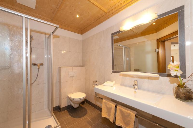 Double Room image 4