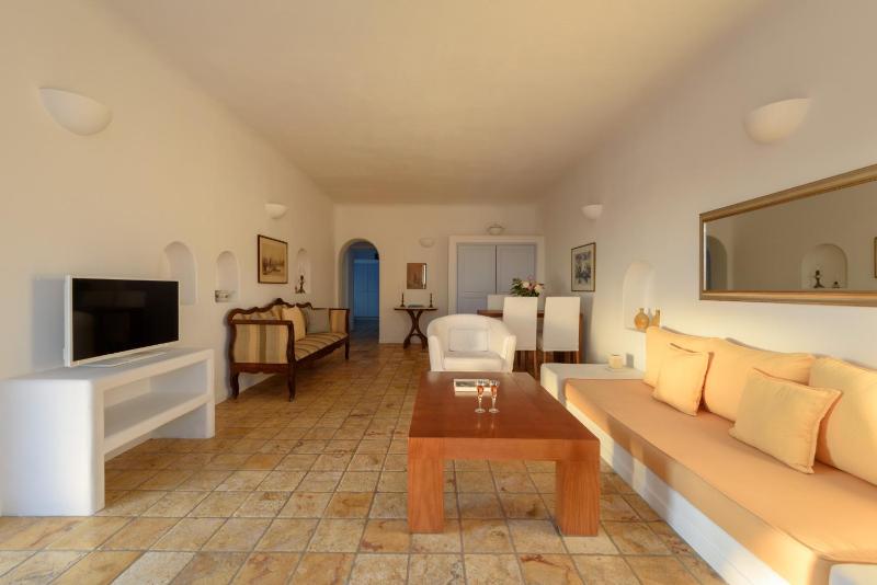 Norma Suite with Caldera View image 3